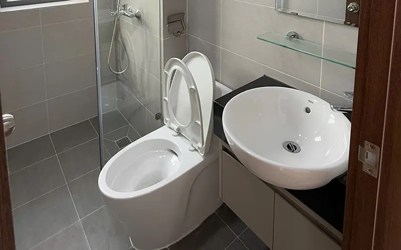 Bảng Giá Cho Thuê Căn Hộ Bcons City Chi Tiết Từng Tháp Mới Nhất 4 Toilet tại Bcons City thật xịn sò